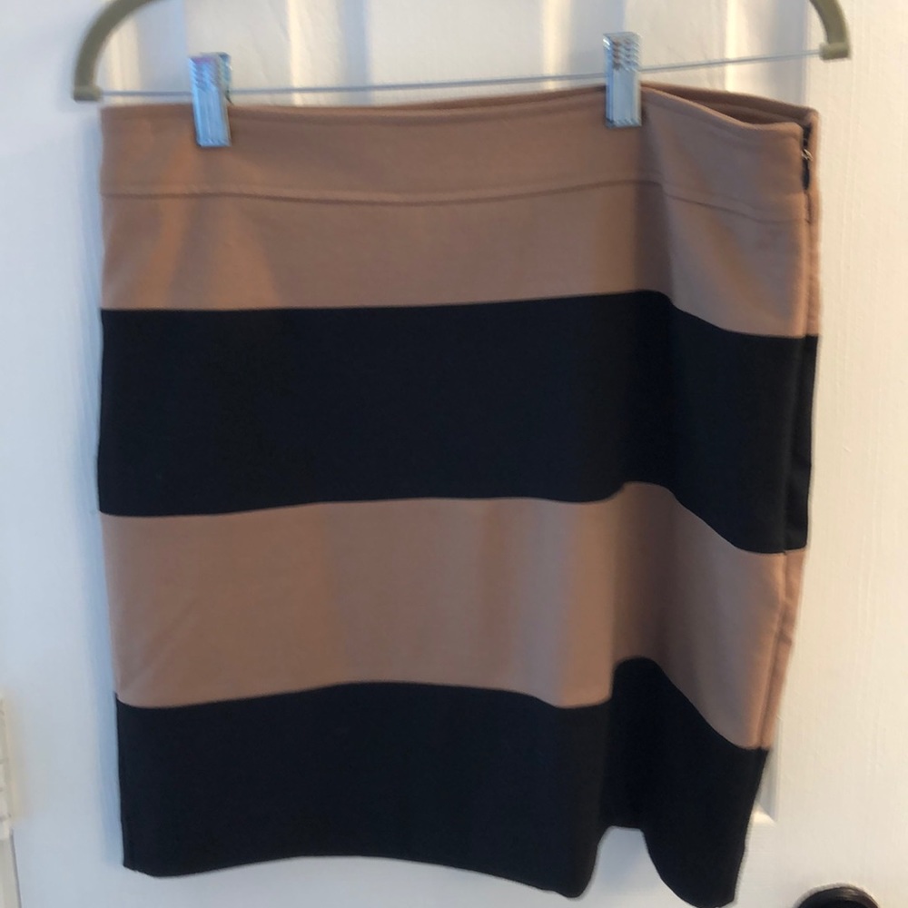 Banana Republic knit striped skirt size 10